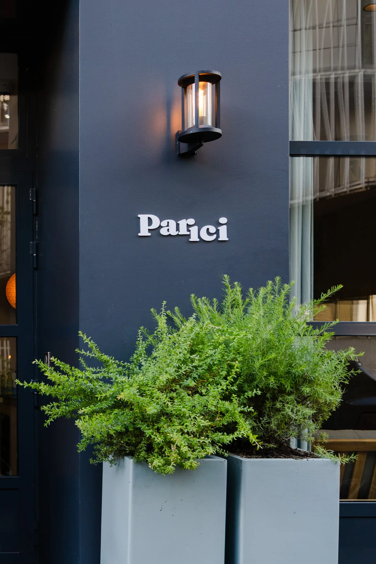 Front of Hôtel Parici, 63 rue Thiers in Boulogne-Billancourt