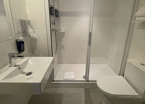 Salle de bain avec toilettes, confort, Boulogne-Billancourt